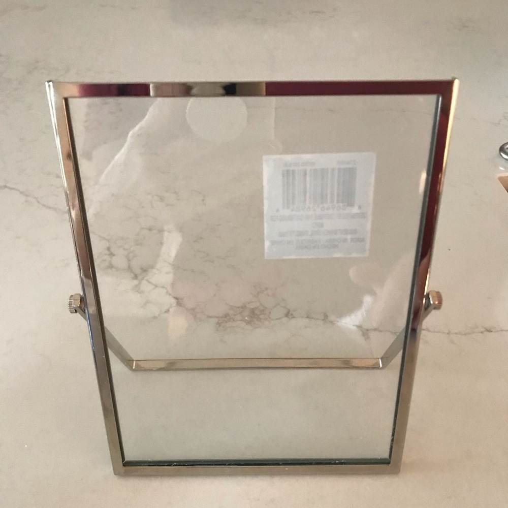 Silver Tabletop Floating Picture Frame
5”x6.5”